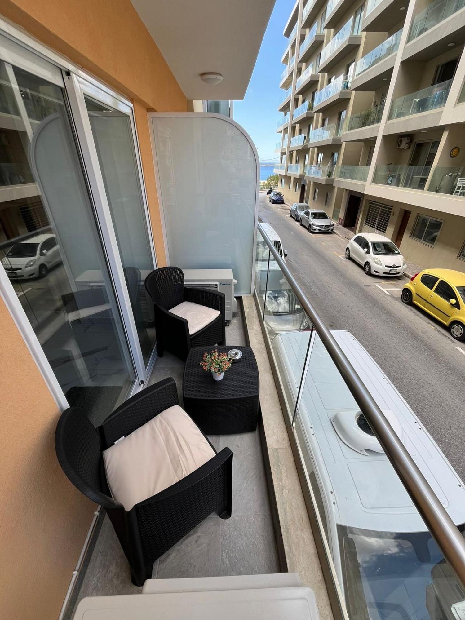 Sea Breeze, Spacious 2-Bedroom Lux Seaside Apartments St. Paul's Bay Exterior foto
