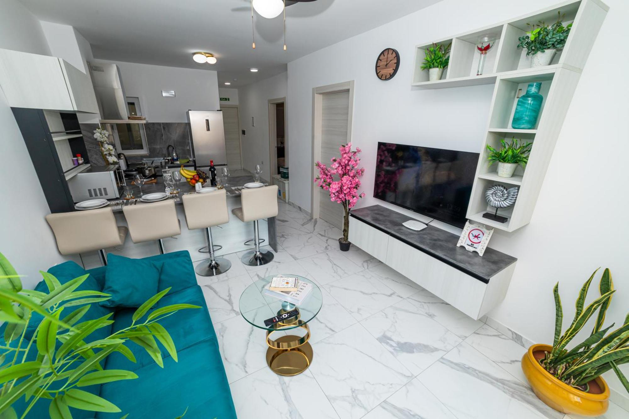 Sea Breeze, Spacious 2-Bedroom Lux Seaside Apartments St. Paul's Bay Exterior foto