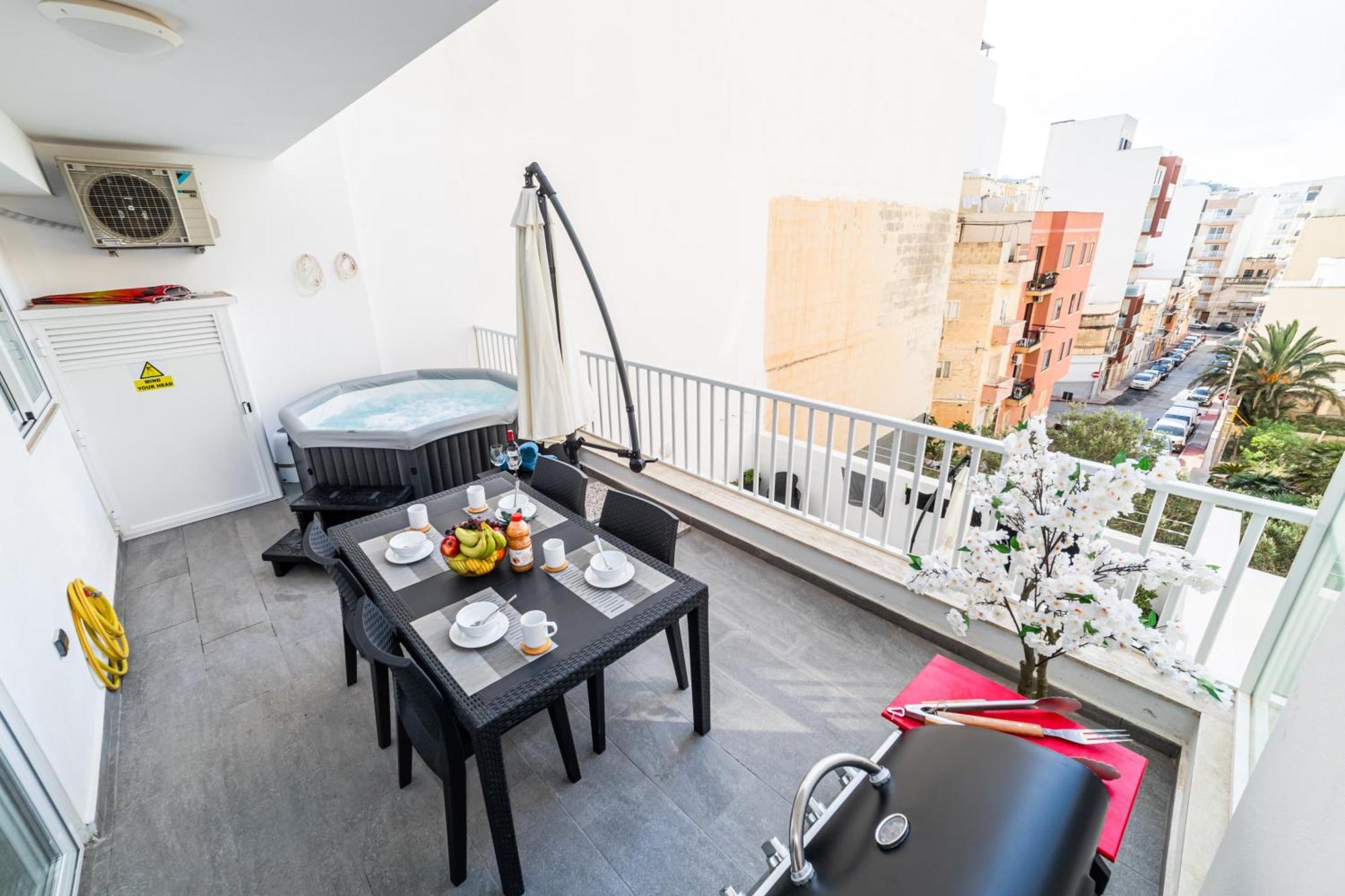 Sea Breeze, Spacious 2-Bedroom Lux Seaside Apartments St. Paul's Bay Exterior foto